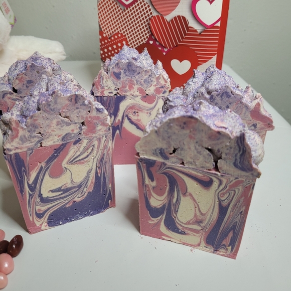 Handmade Soap 2 large bars lilac scent - Picture 14 of 16